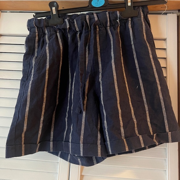 Navy blue striped linen Uniqlo shorts S - Picture 1 of 3